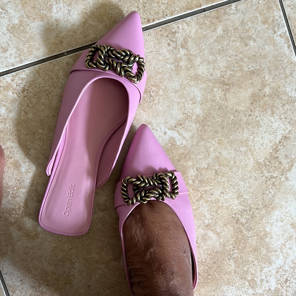 Color me impressed in a bright, pointed Open Edit mules! - Picture 3 of 10
